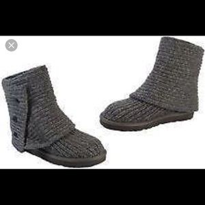 Gray/Navy Knit Uggs
